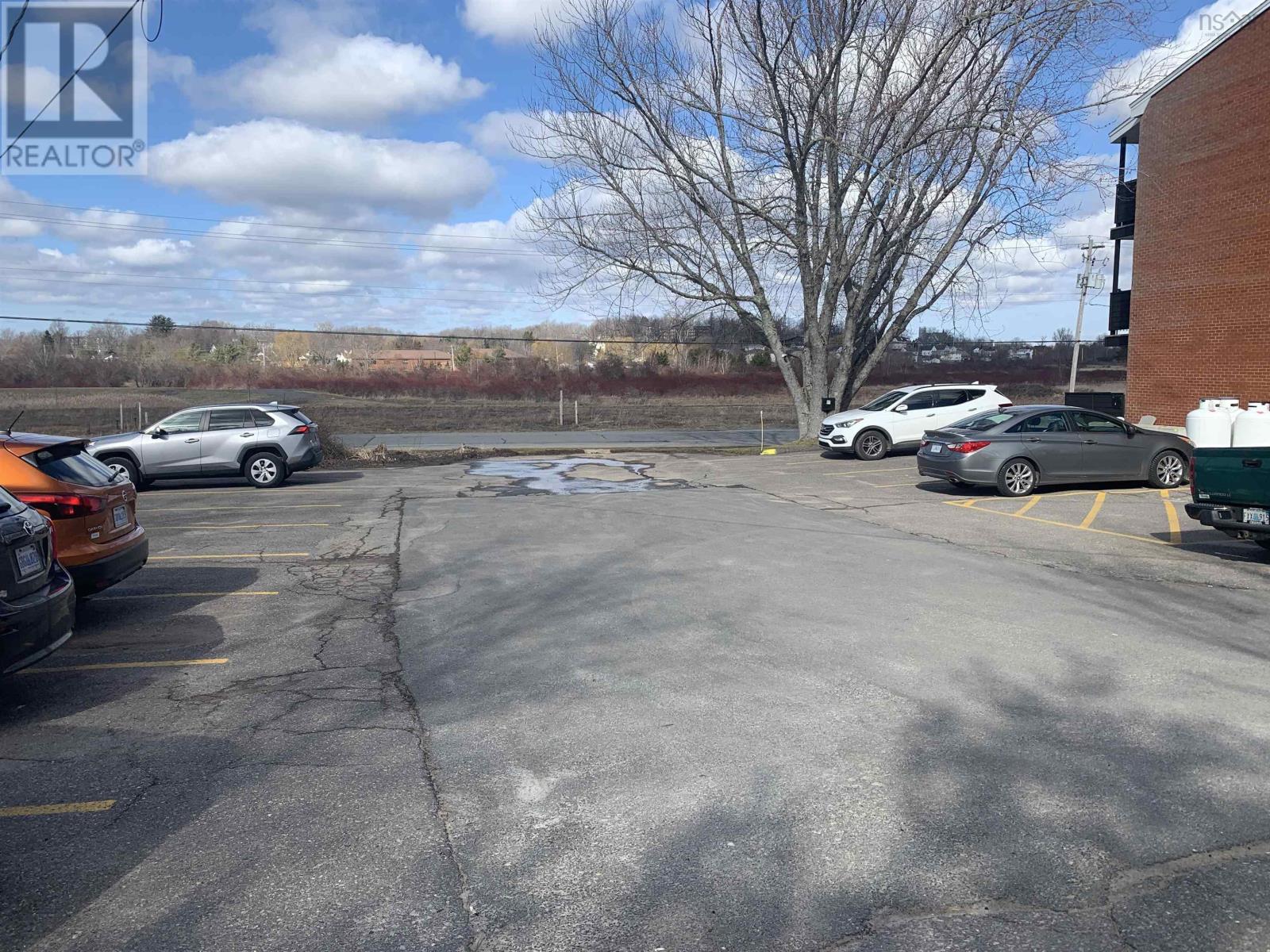 Property 39 of 41 of 1011 Burgess Crescent