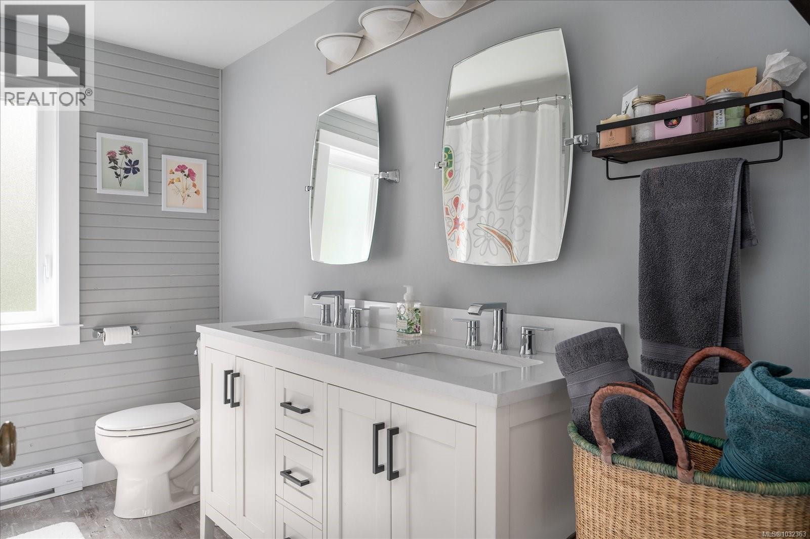 1156 CLUBHOUSE DR - 17