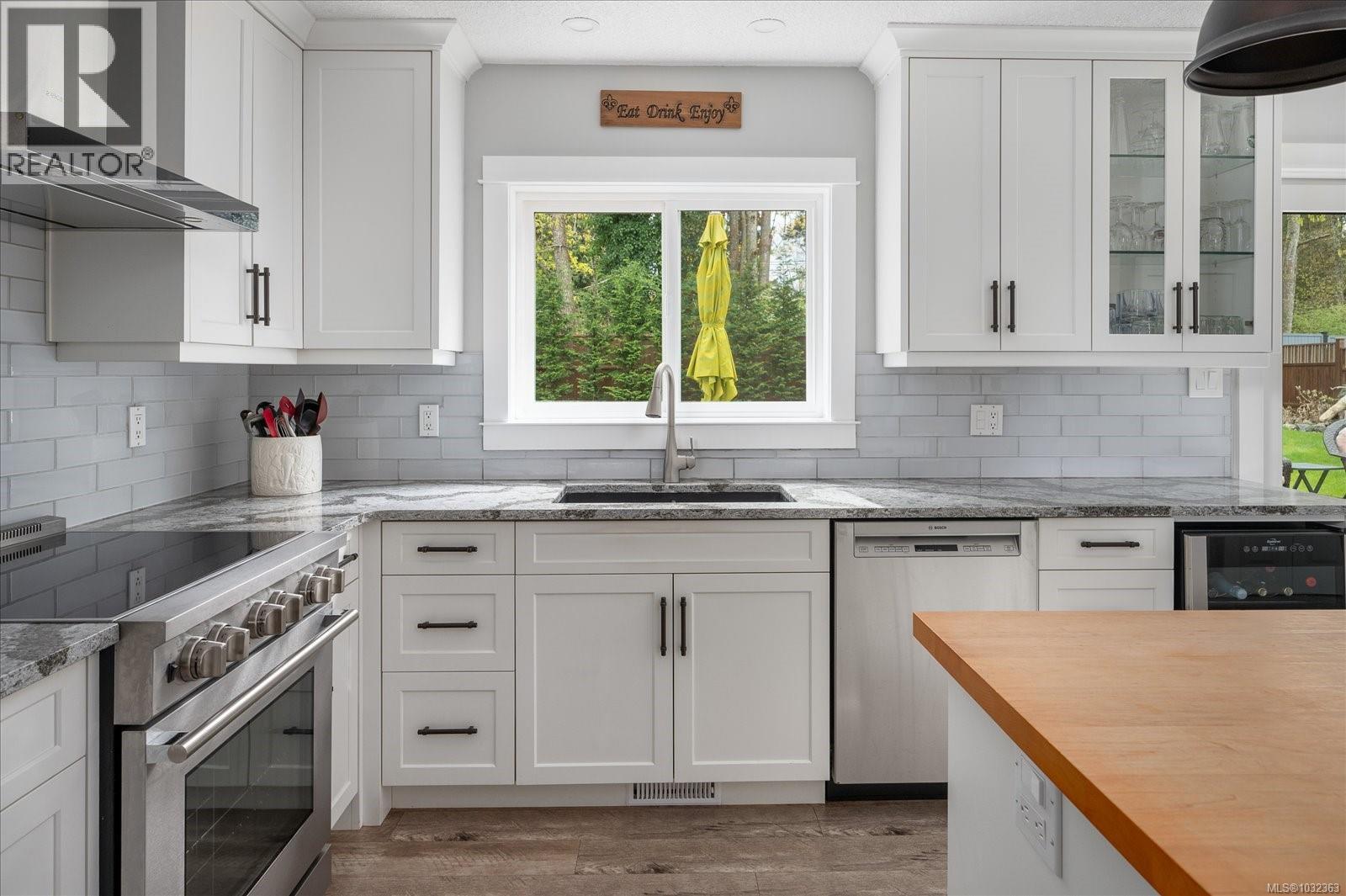 1156 CLUBHOUSE DR - 34