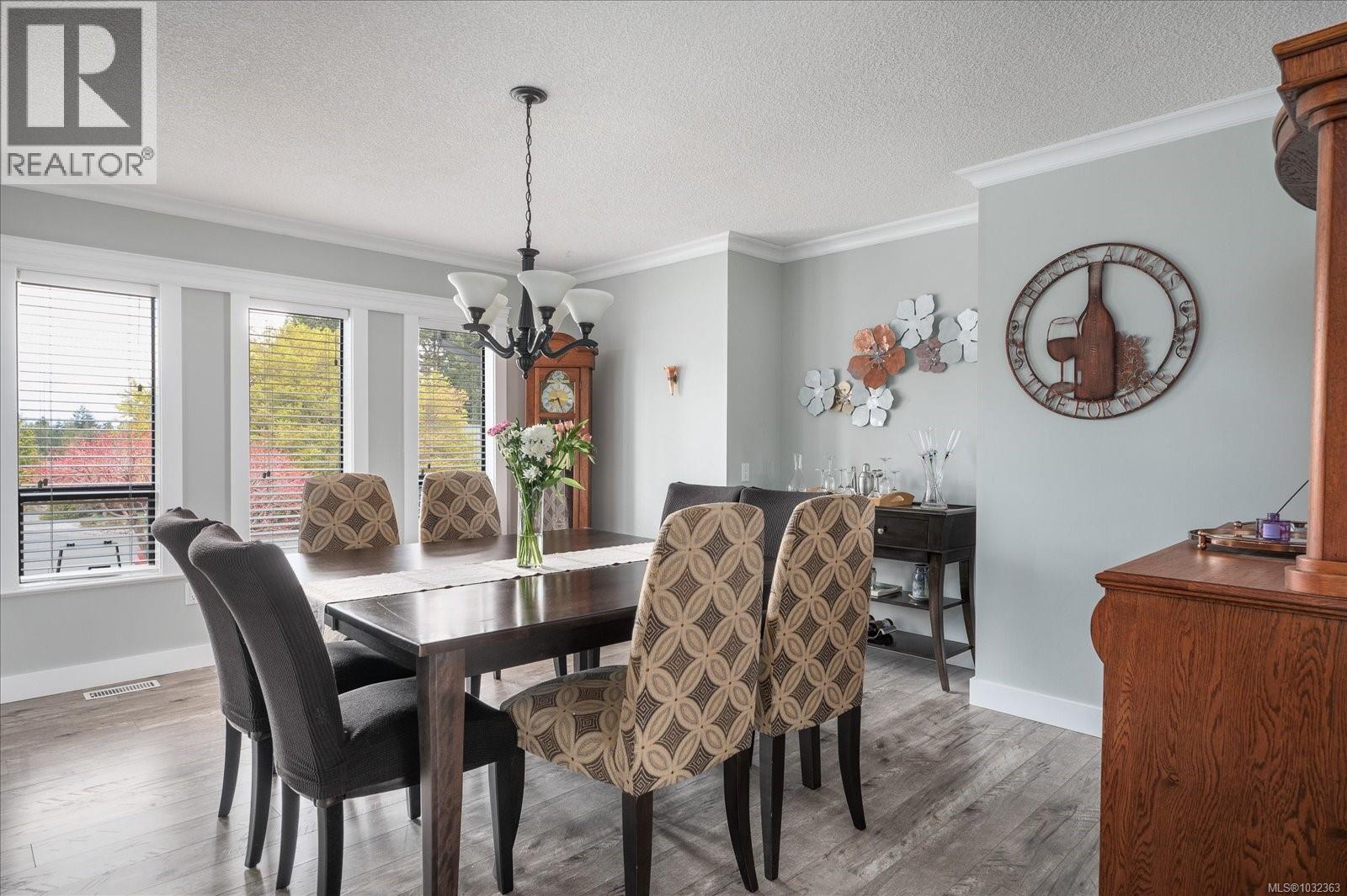 1156 CLUBHOUSE DR - 7