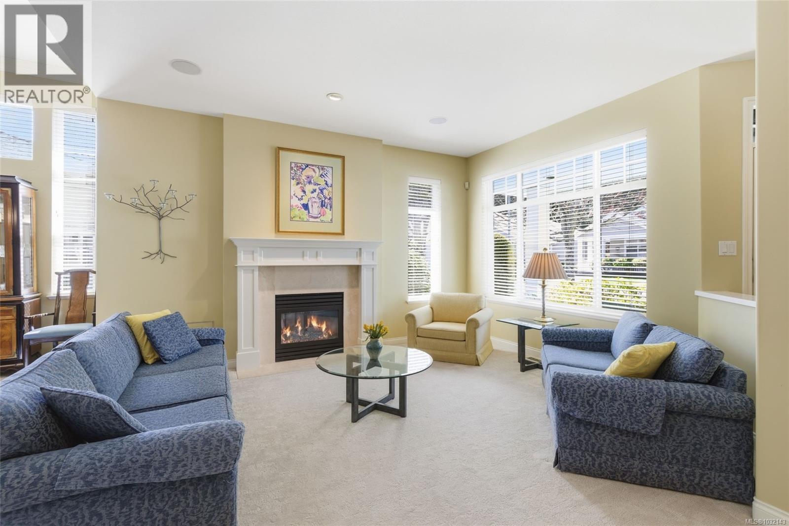 1377 Cape Cod Dr - 2