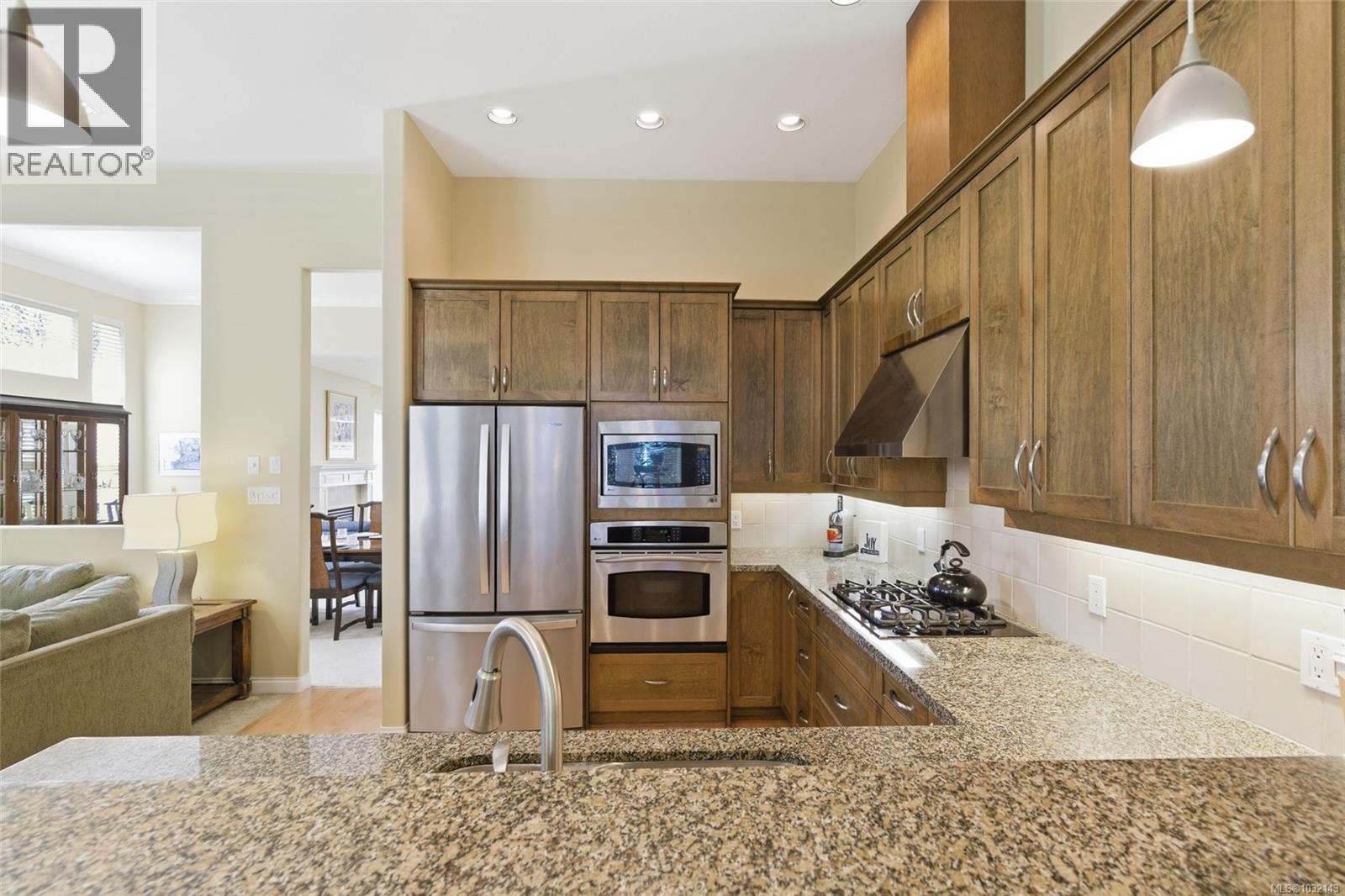 1377 CAPE COD DR - 20