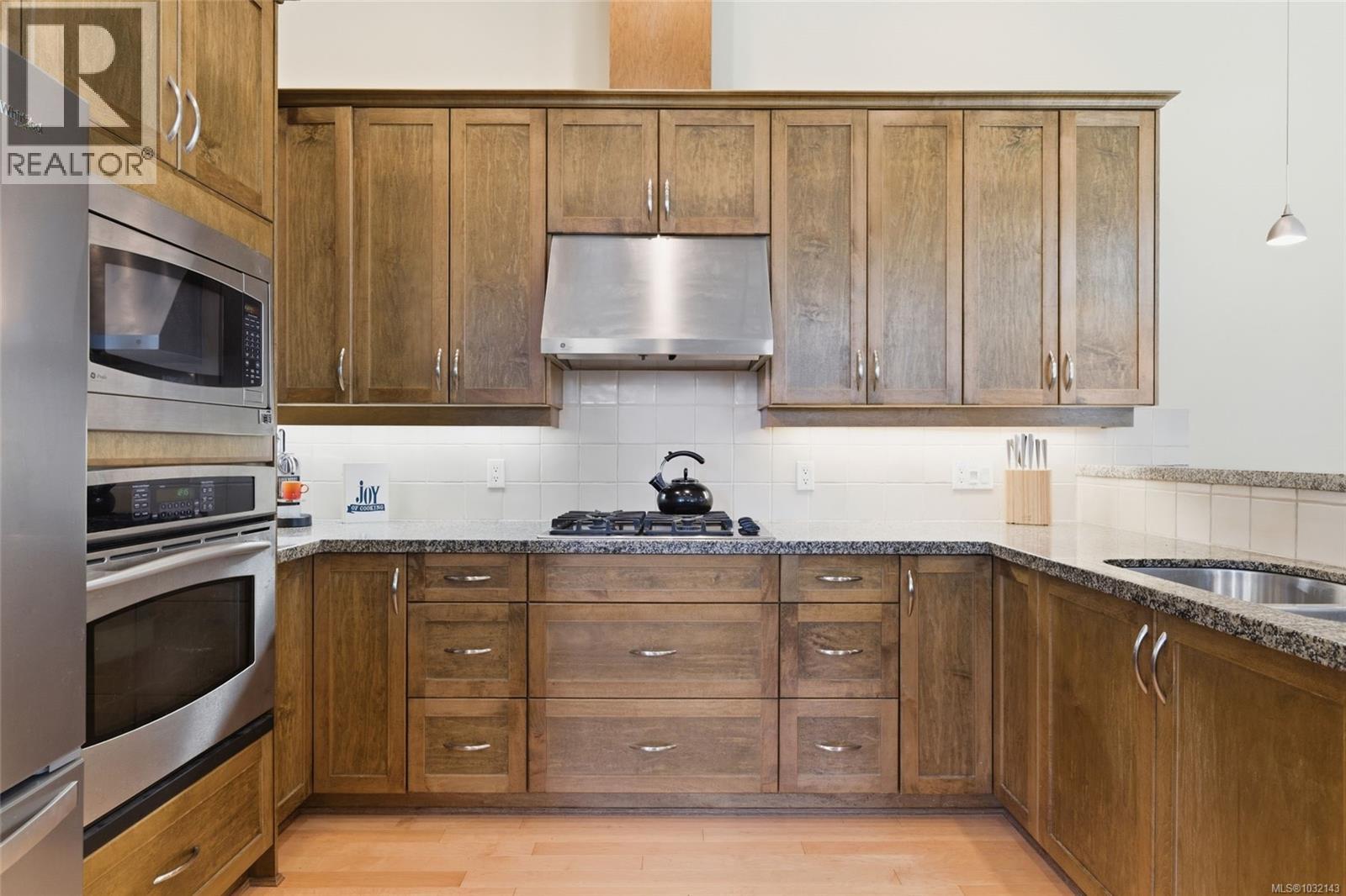 1377 CAPE COD DR - 21