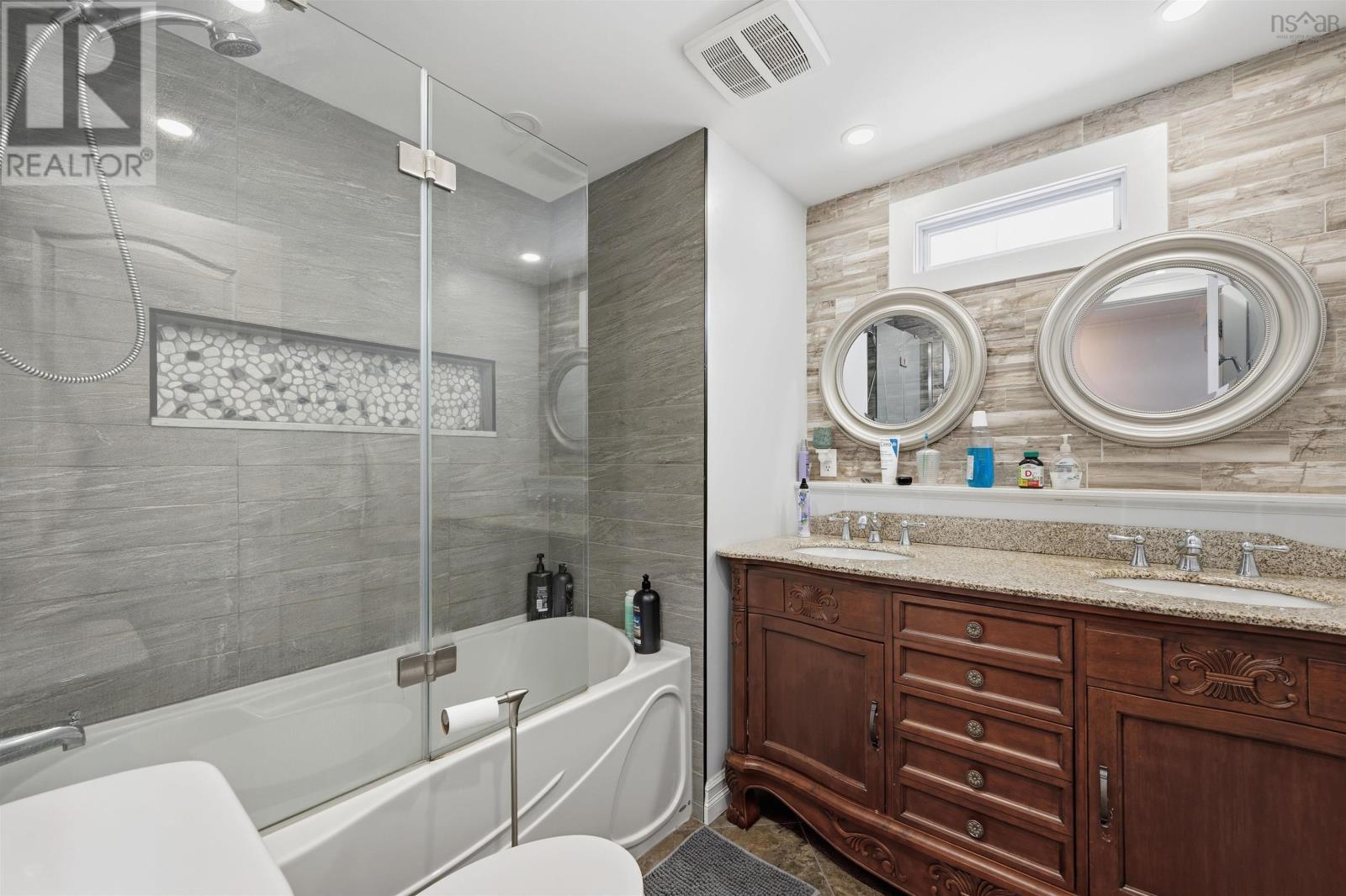 Property 24 of 30 of 40 Champlain Avenue