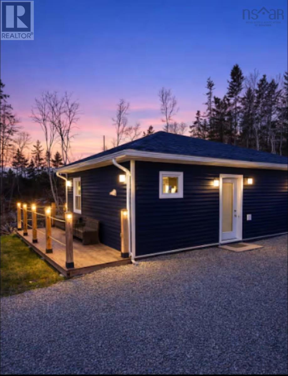 Property 30 of 42 of 107 Amelinda Crescent, 105 Amelinda Crescent