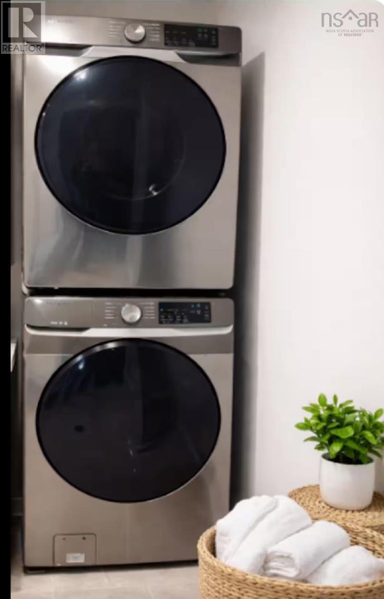 Property 34 of 42 of 107 Amelinda Crescent, 105 Amelinda Crescent