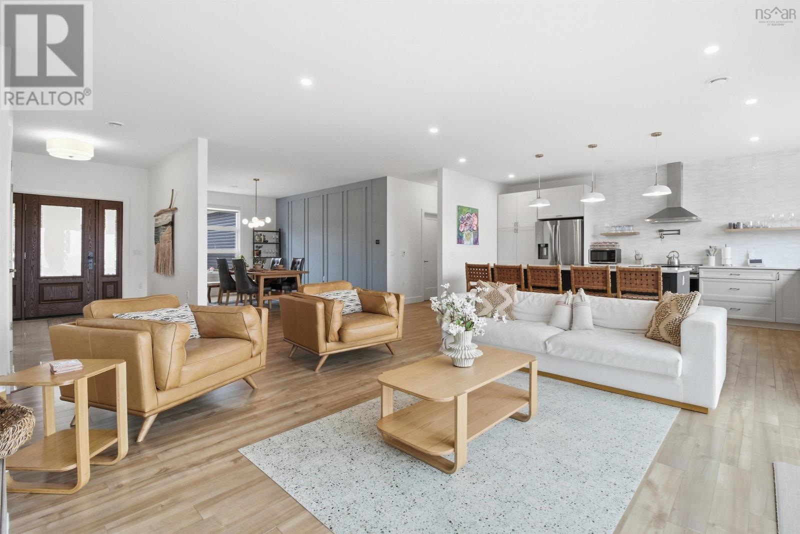 Property 13 of 42 of 107 Amelinda Crescent, 105 Amelinda Crescent