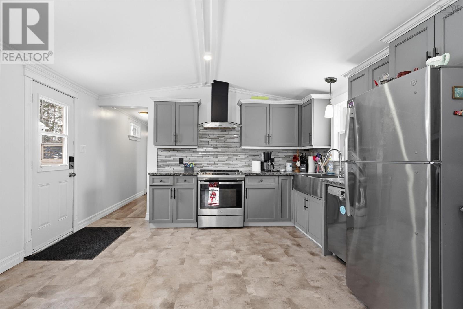 Property 6 of 30 of 40 Champlain Avenue