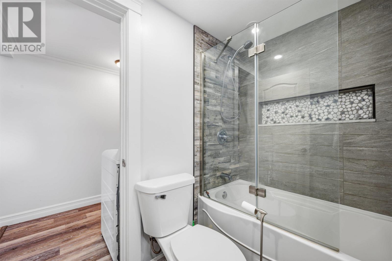 Property 25 of 30 of 40 Champlain Avenue