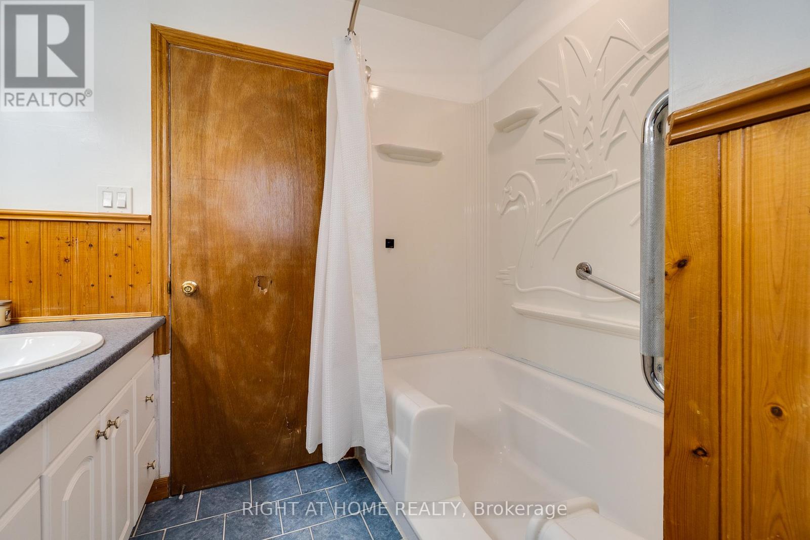 109 REXWAY DRIVE - 21