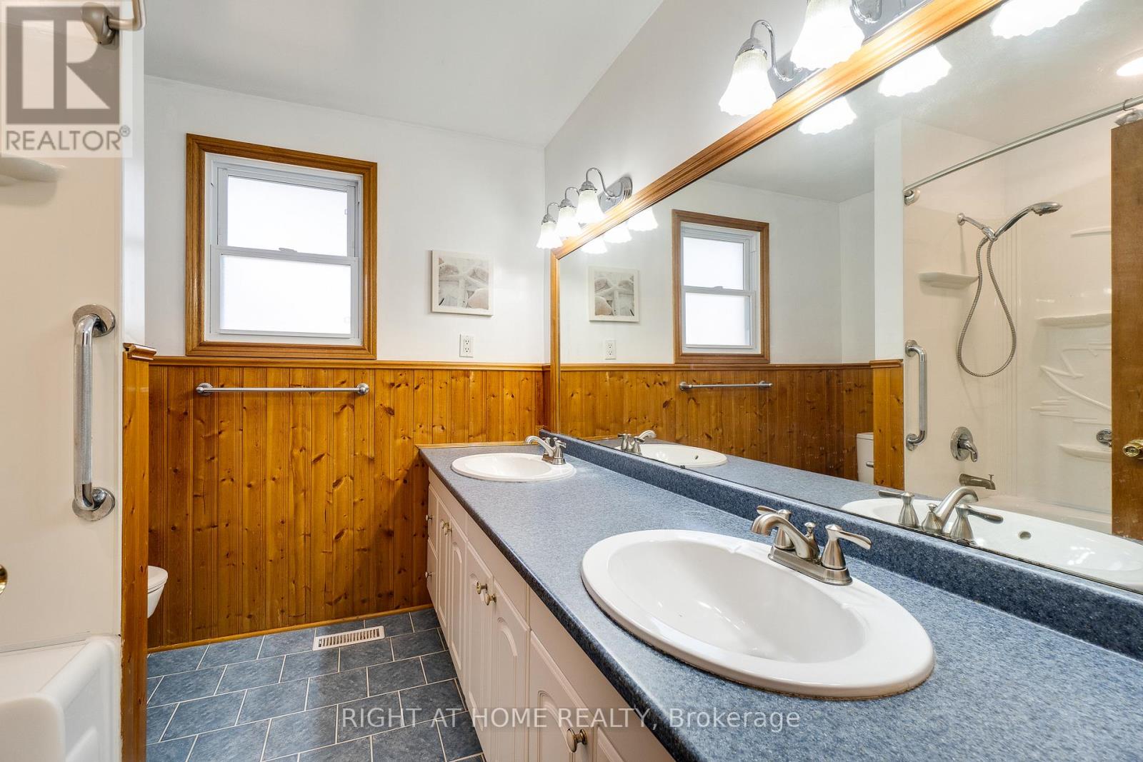 109 REXWAY DRIVE - 22