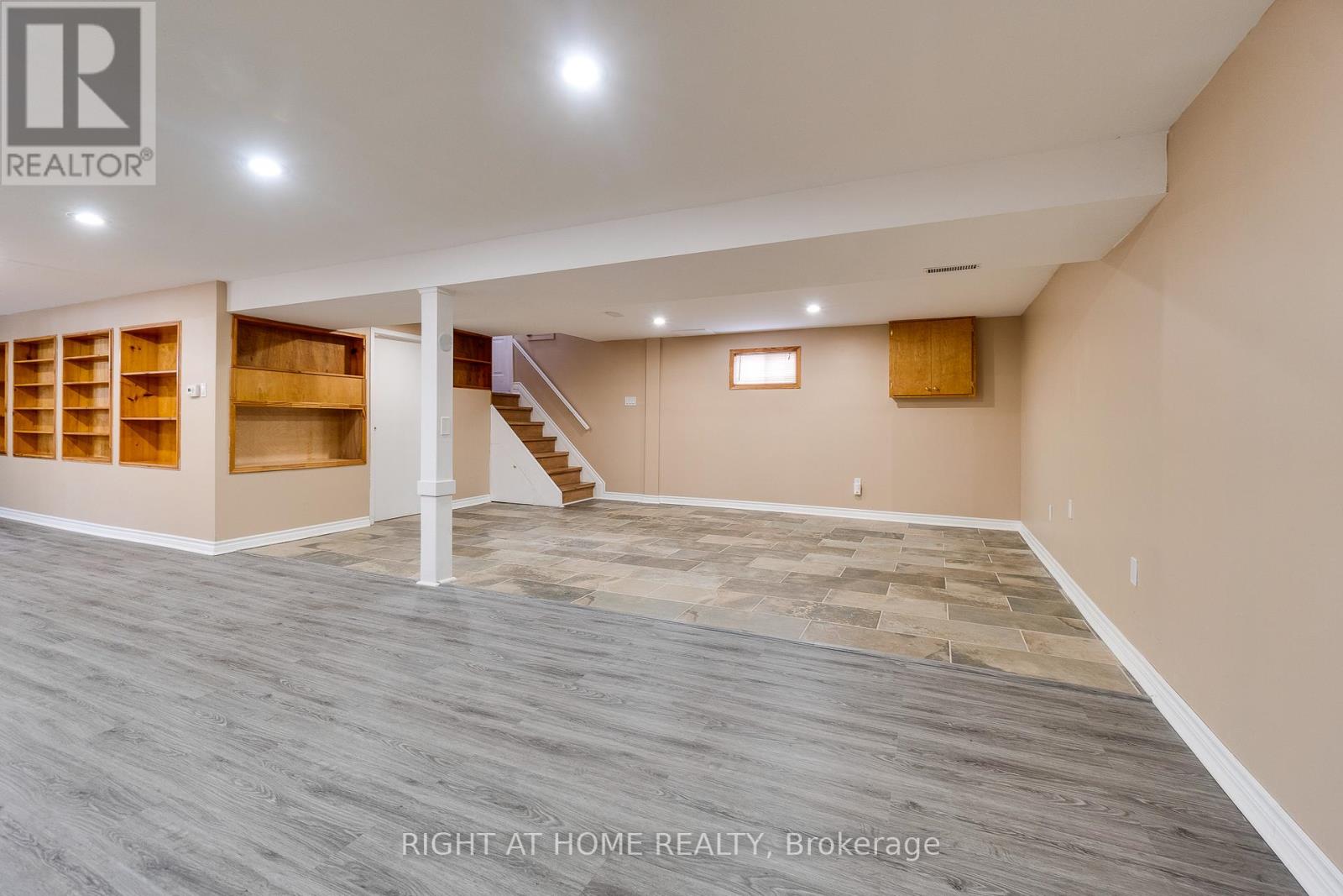109 REXWAY DRIVE - 33