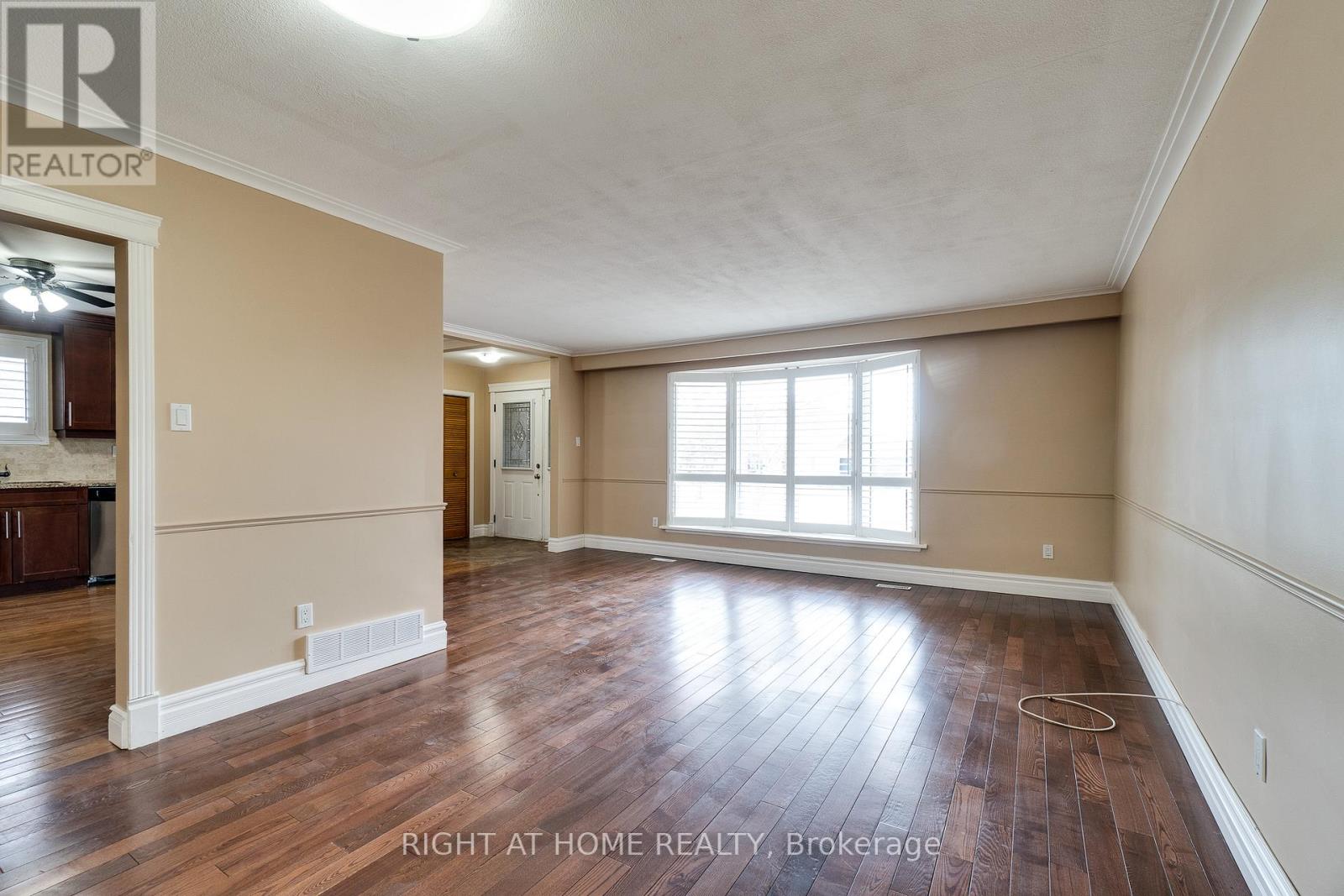 109 REXWAY DRIVE - 8