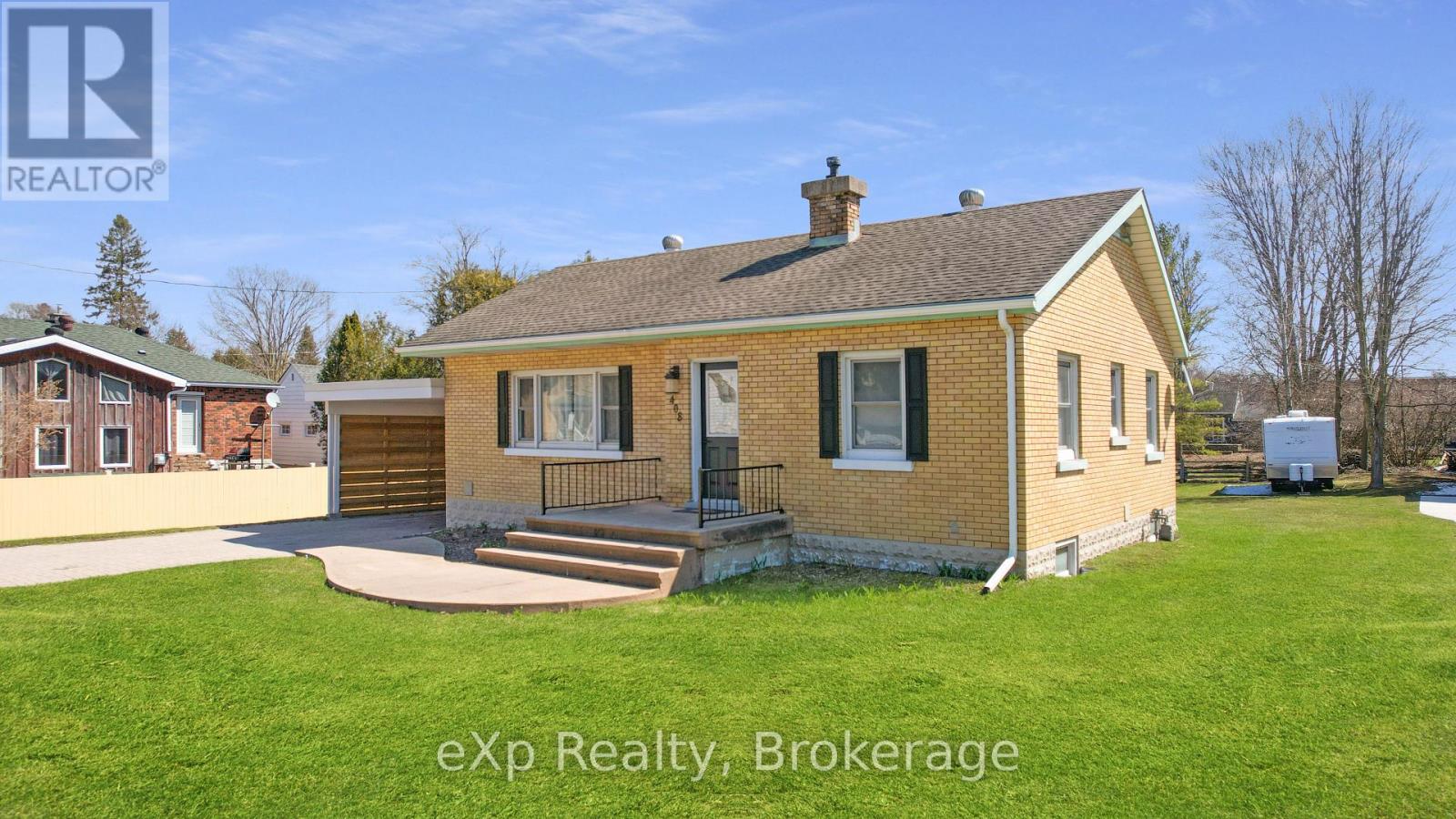 408 MCNAB STREET - 3