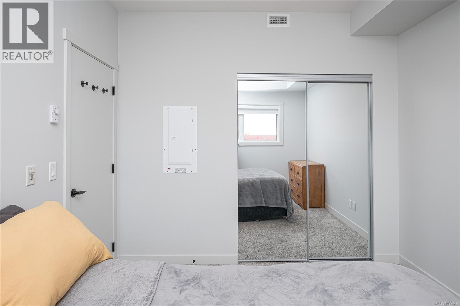 #204 2469 GATEWAY RD - 14