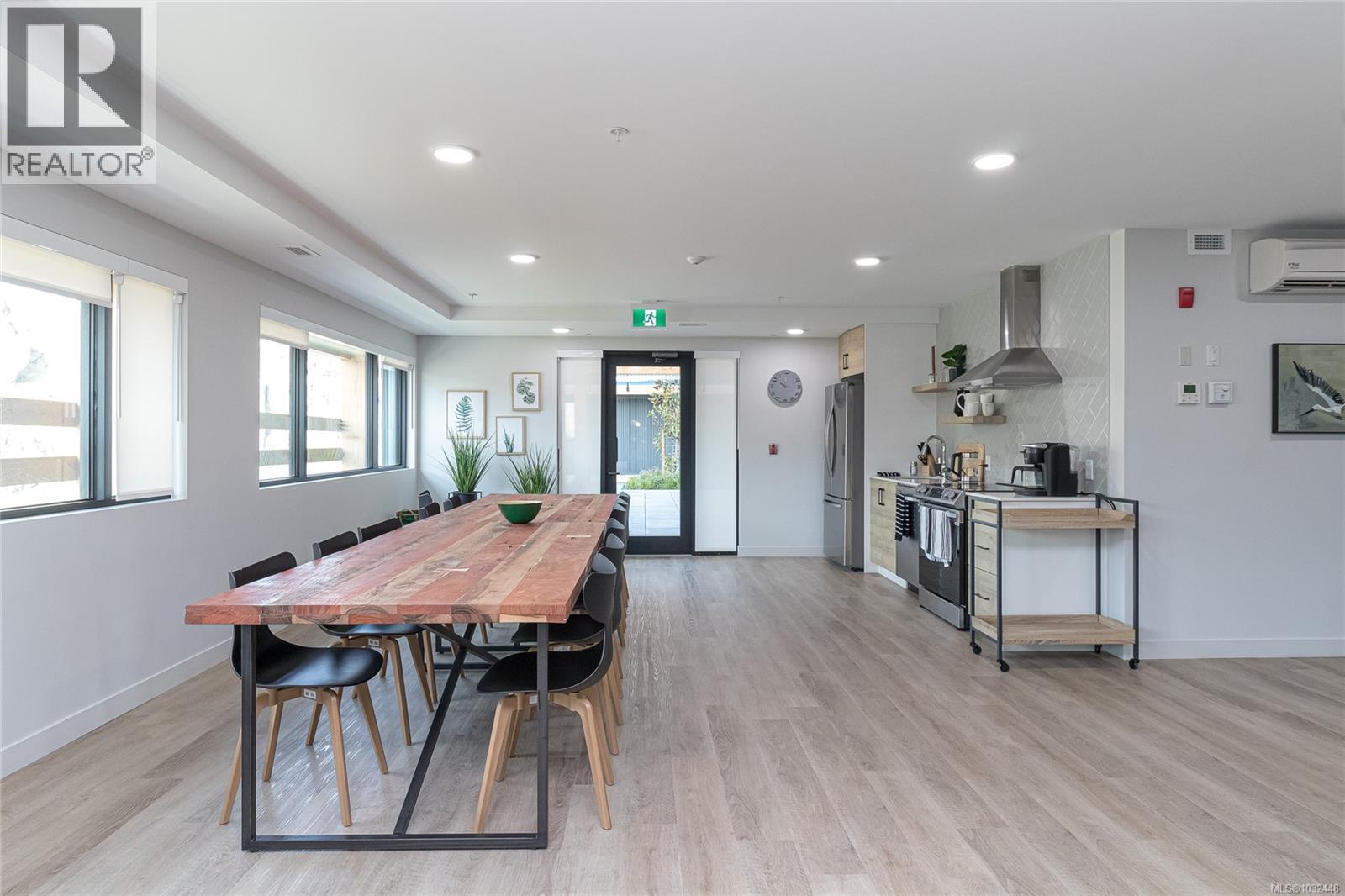 #204 2469 GATEWAY RD - 22