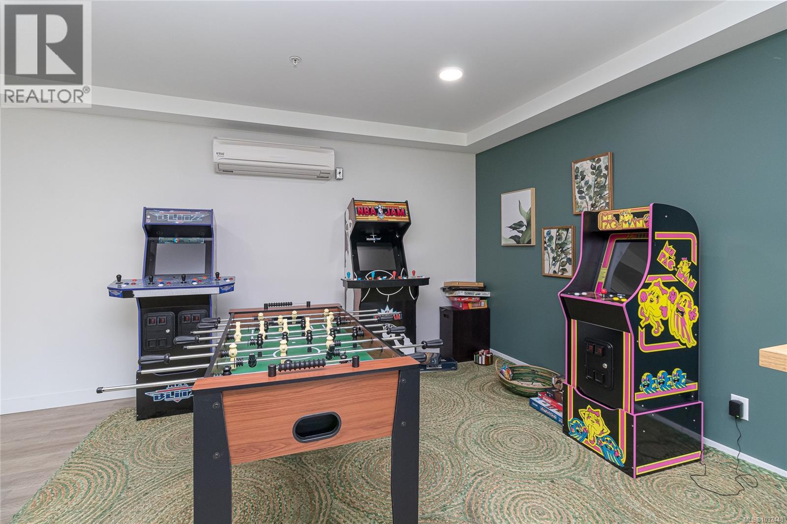 #204 2469 GATEWAY RD - 23