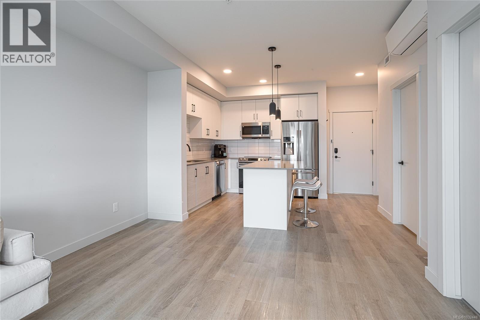 #204 2469 GATEWAY RD - 6