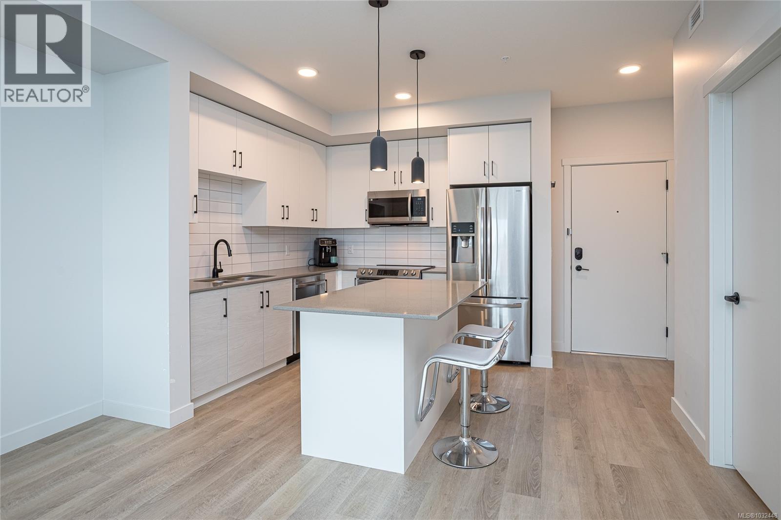 #204 2469 GATEWAY RD - 8