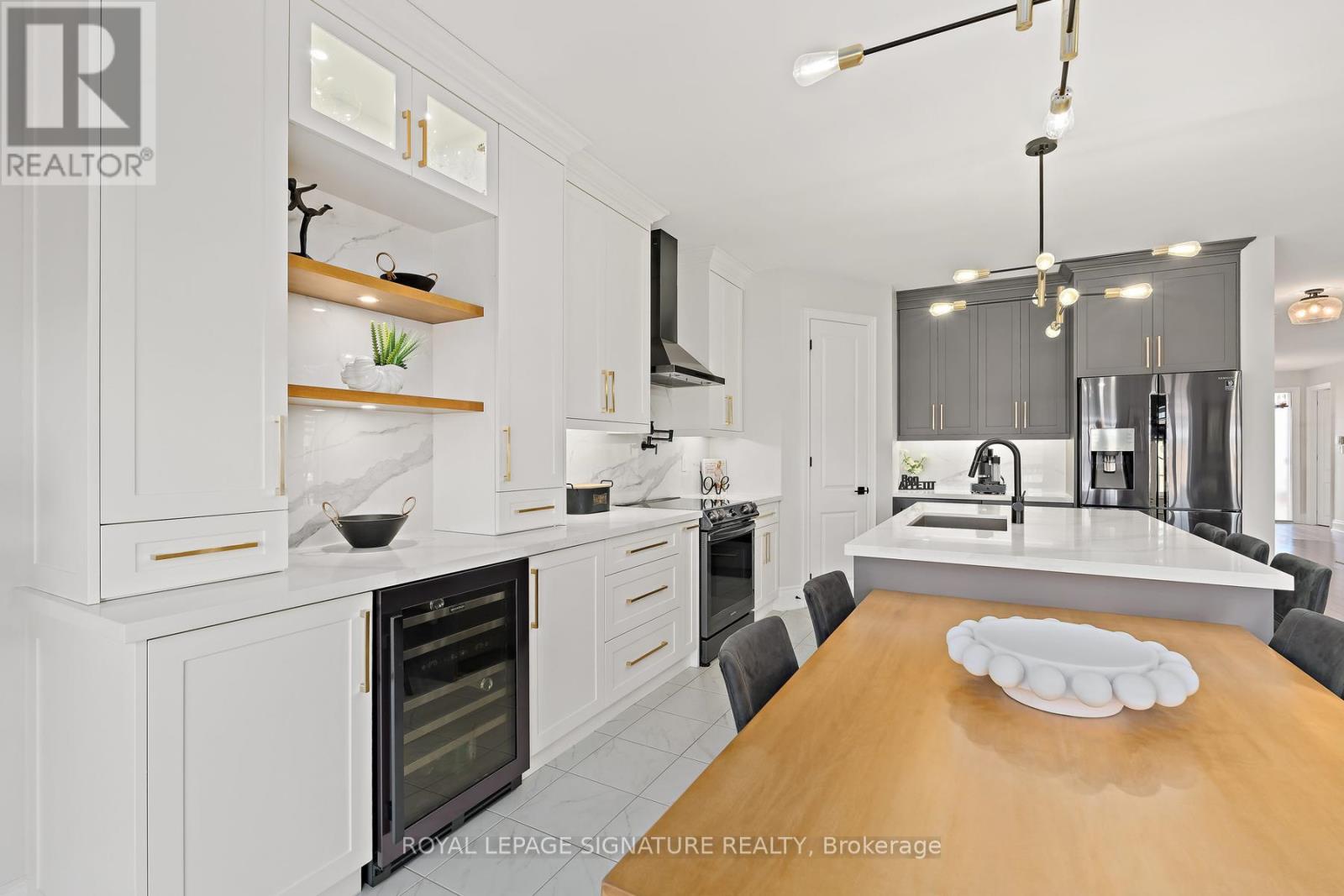 737 GILMOUR CRESCENT - 15