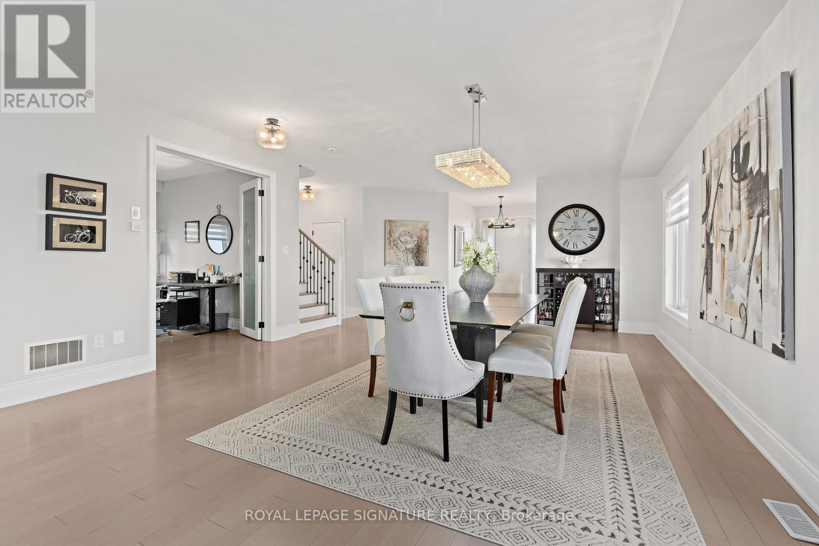 737 GILMOUR CRESCENT - 7