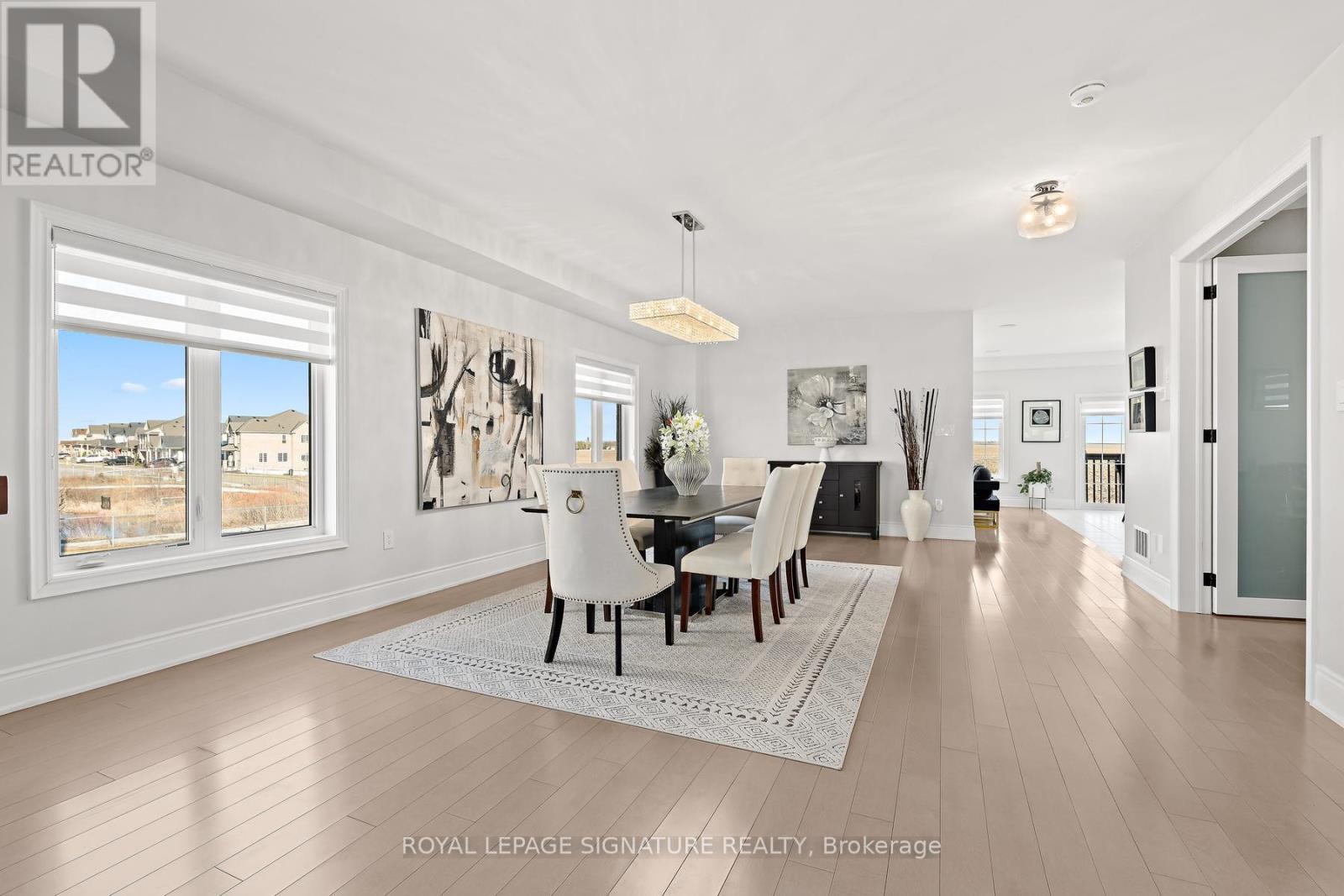 737 GILMOUR CRESCENT - 8