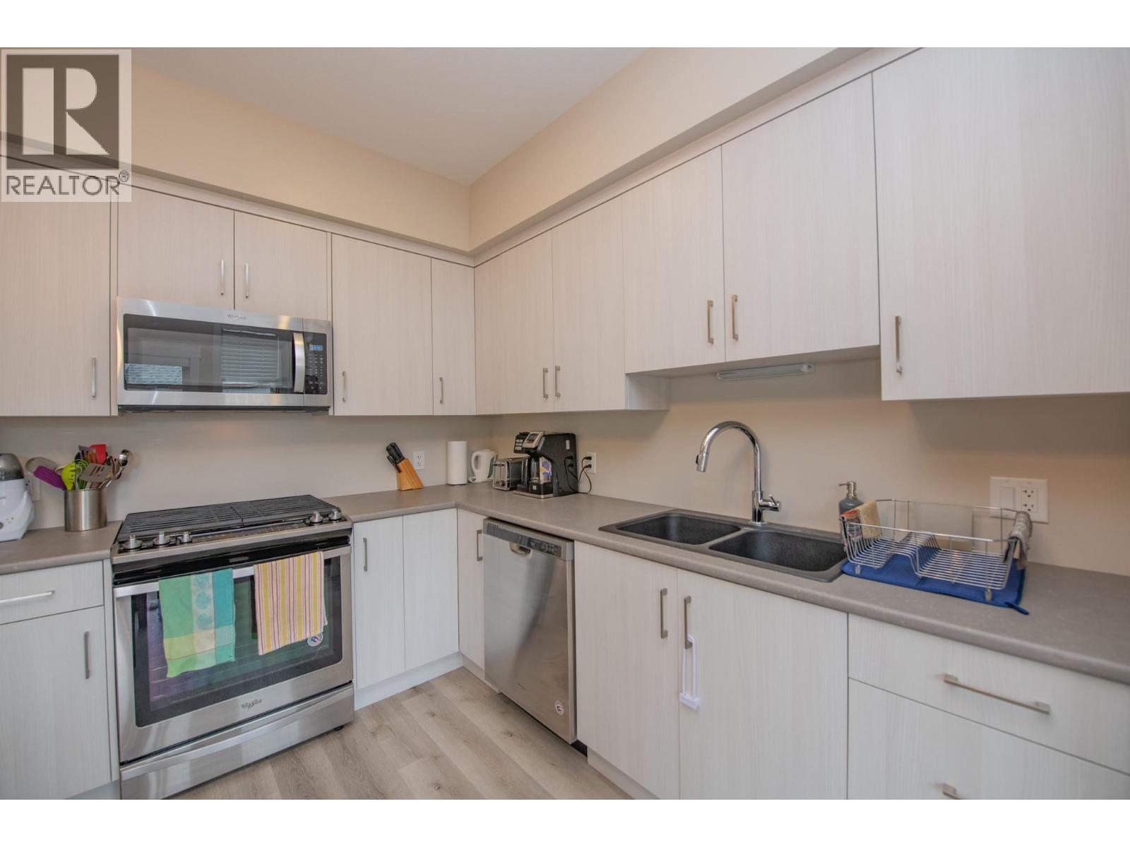 #103 4002 30 AVENUE - 6