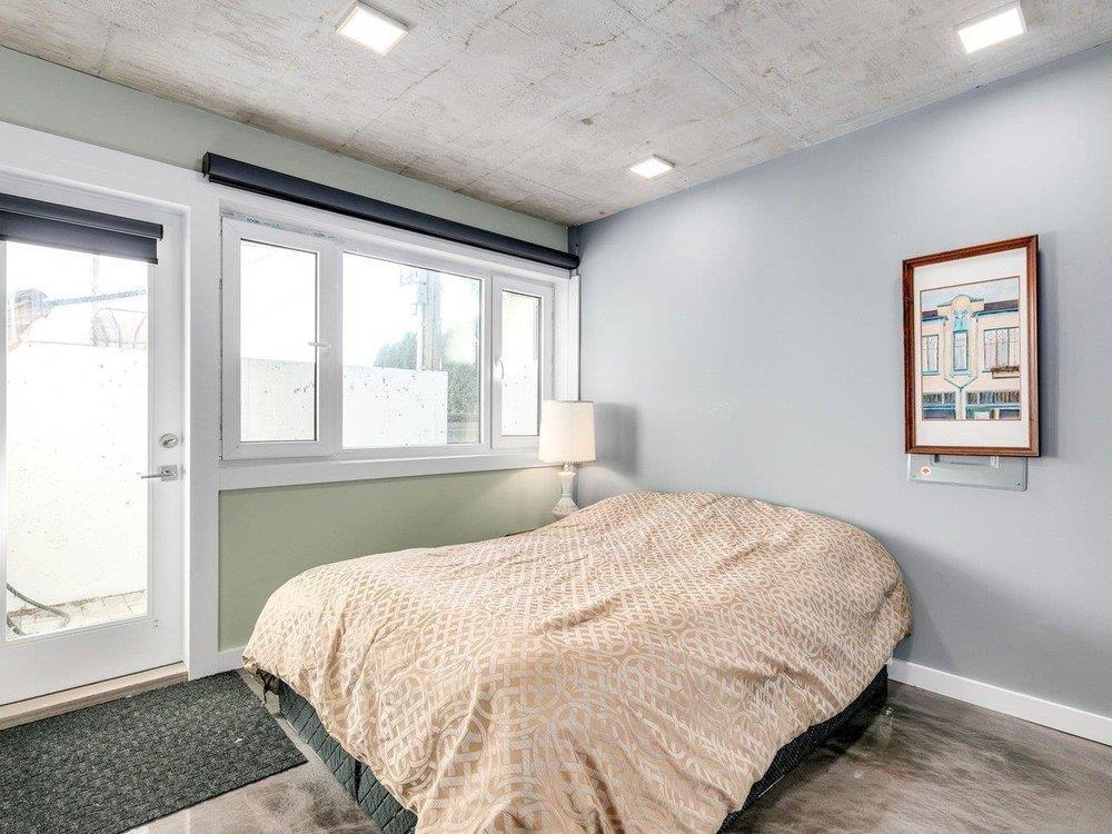 15061 VICTORIA AVENUE, White Rock