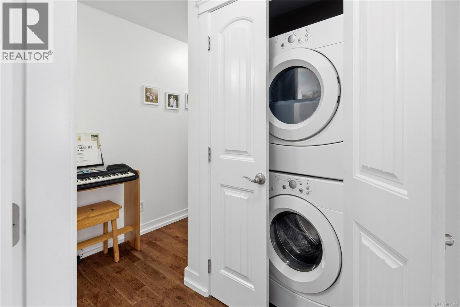 2272 FRENCH RD N - 54