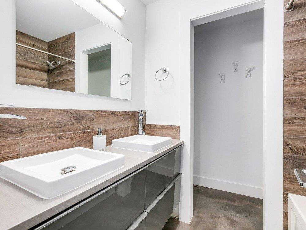 15061 VICTORIA AVENUE, White Rock