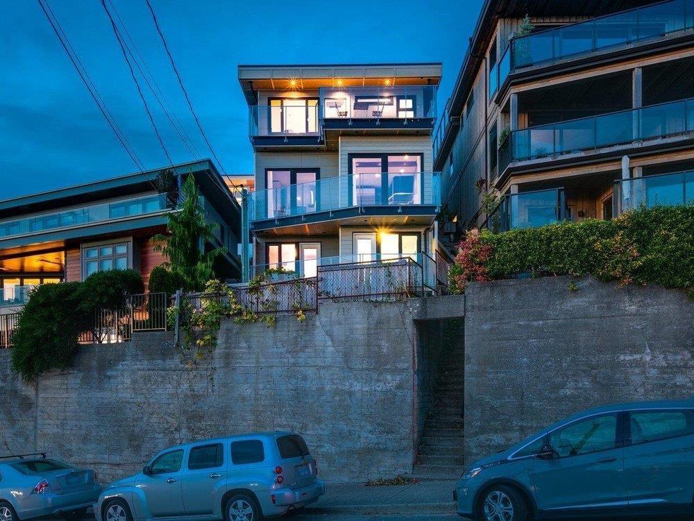 15061 VICTORIA AVENUE, White Rock