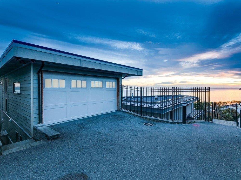 15061 VICTORIA AVENUE, White Rock