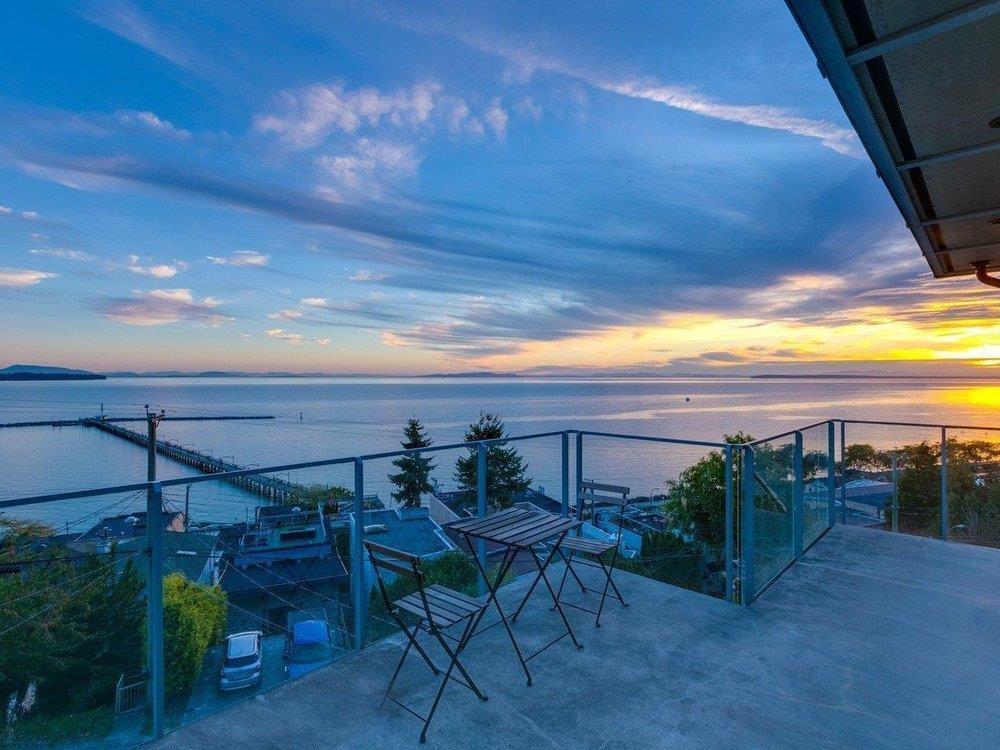 15061 VICTORIA AVENUE, White Rock