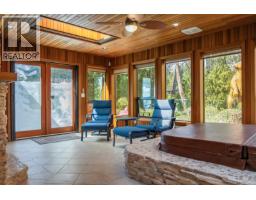2340 Spring Rd, Campbell River, BC V9W5K8 Photo 19