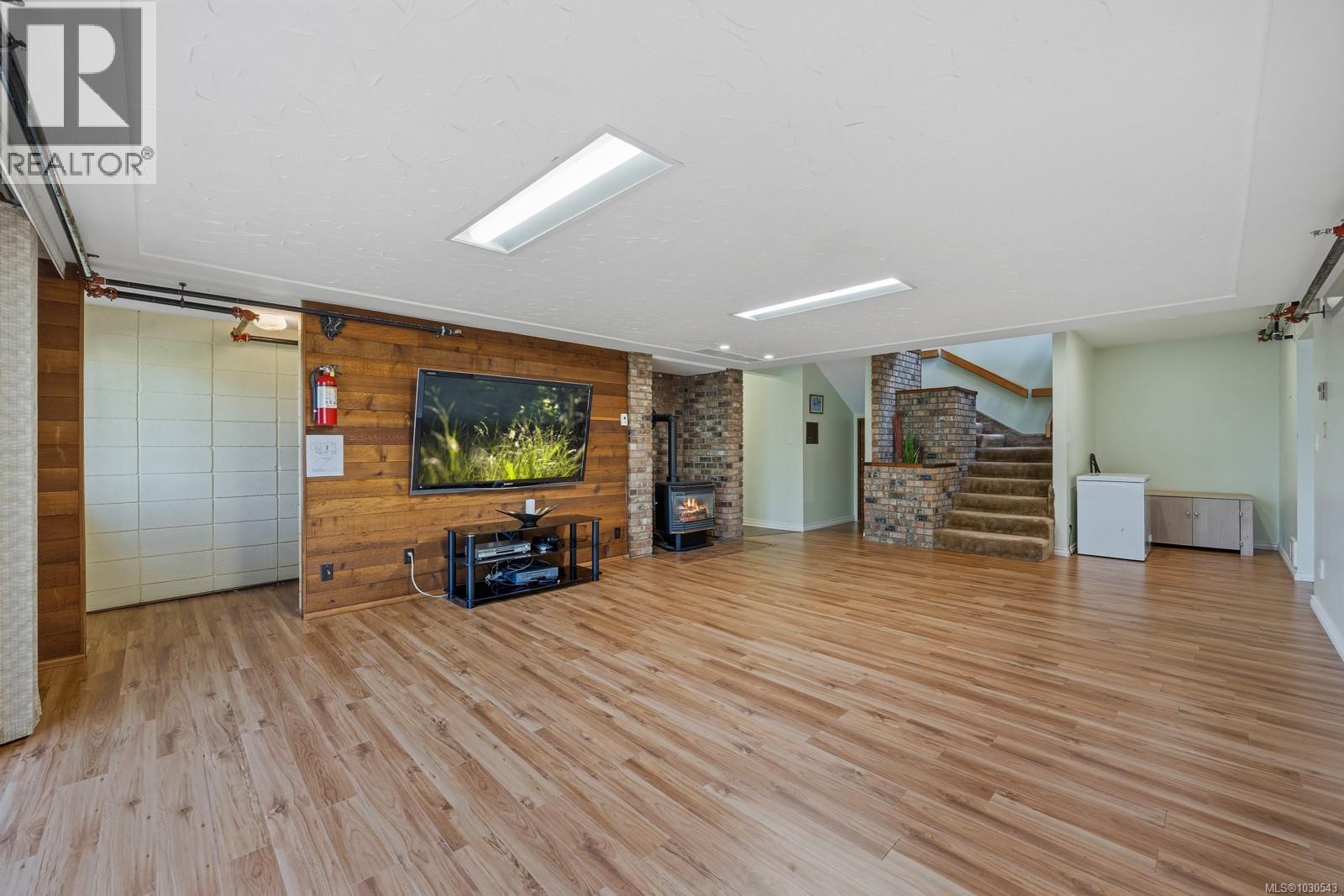 2340 Spring Rd - 32