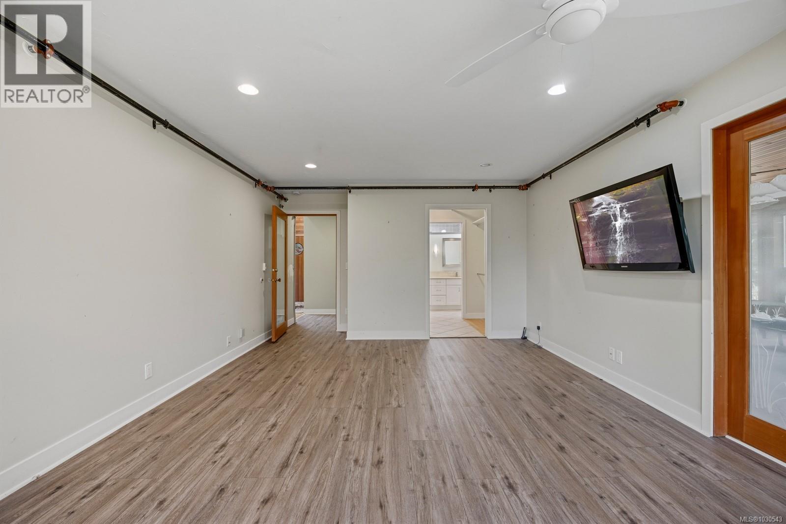 2340 Spring Rd - 22