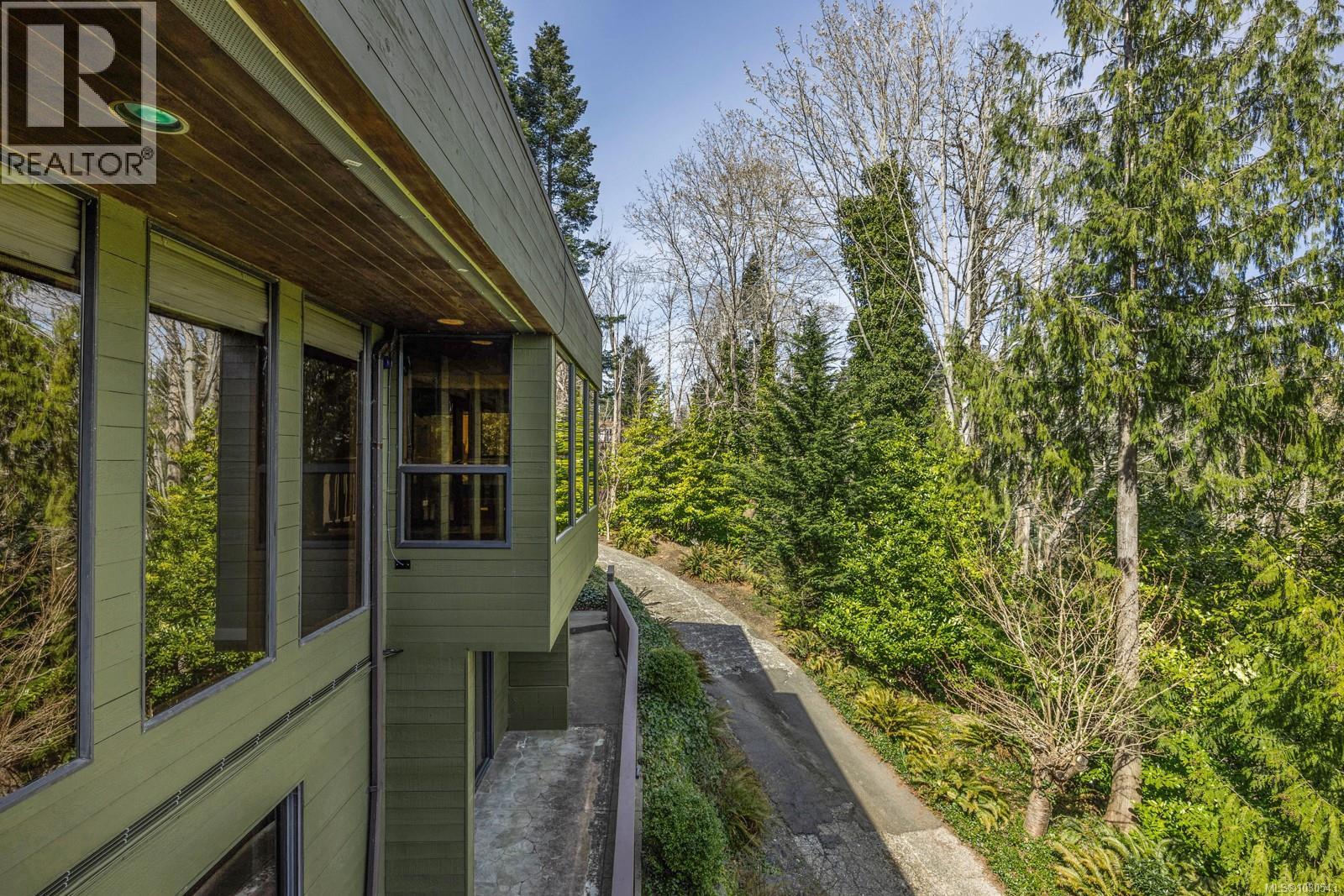 2340 Spring Rd - 65