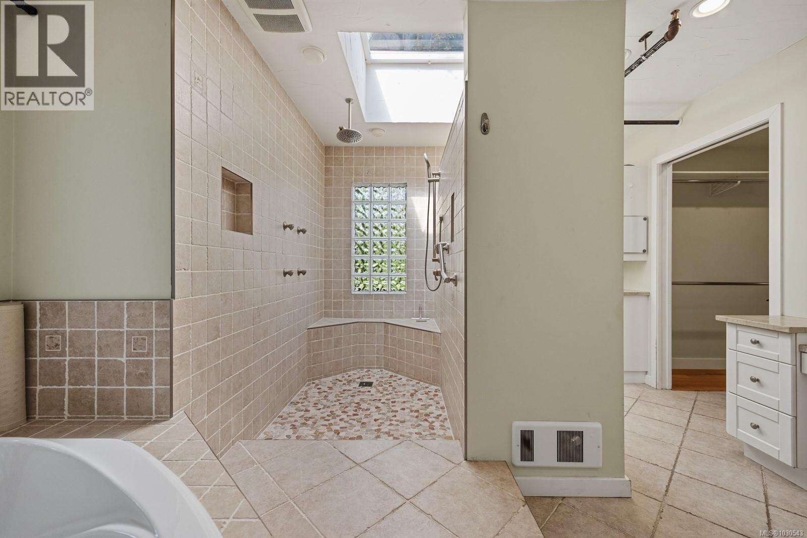 2340 Spring Rd - 29