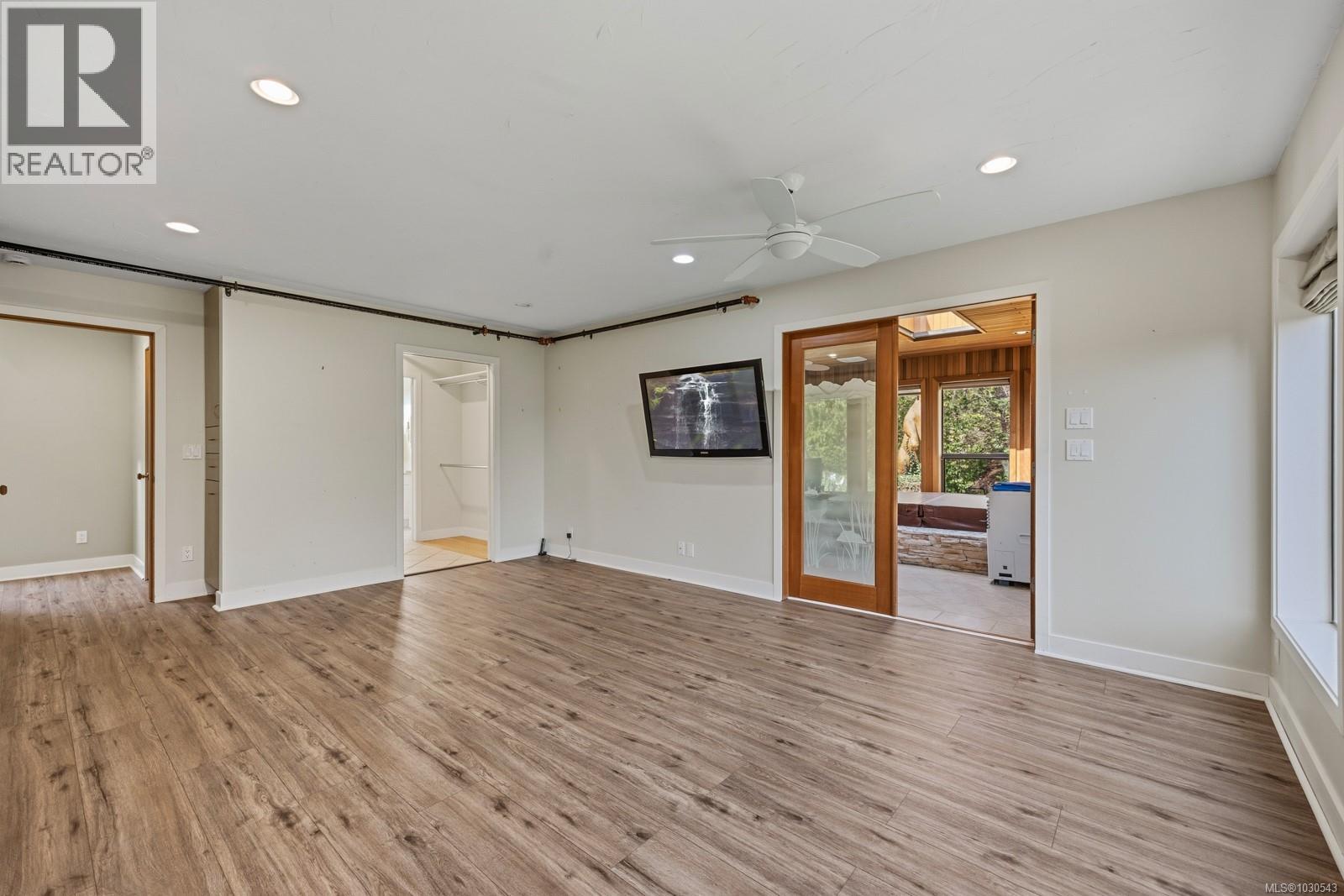2340 Spring Rd - 23