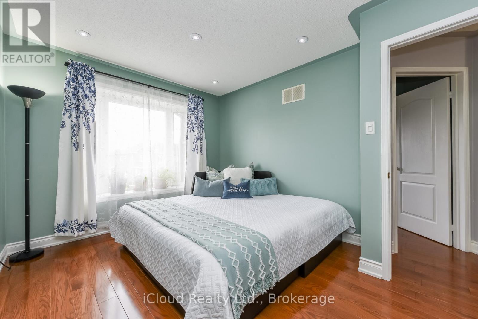 5922 DELLE DONNE DRIVE — photo 27