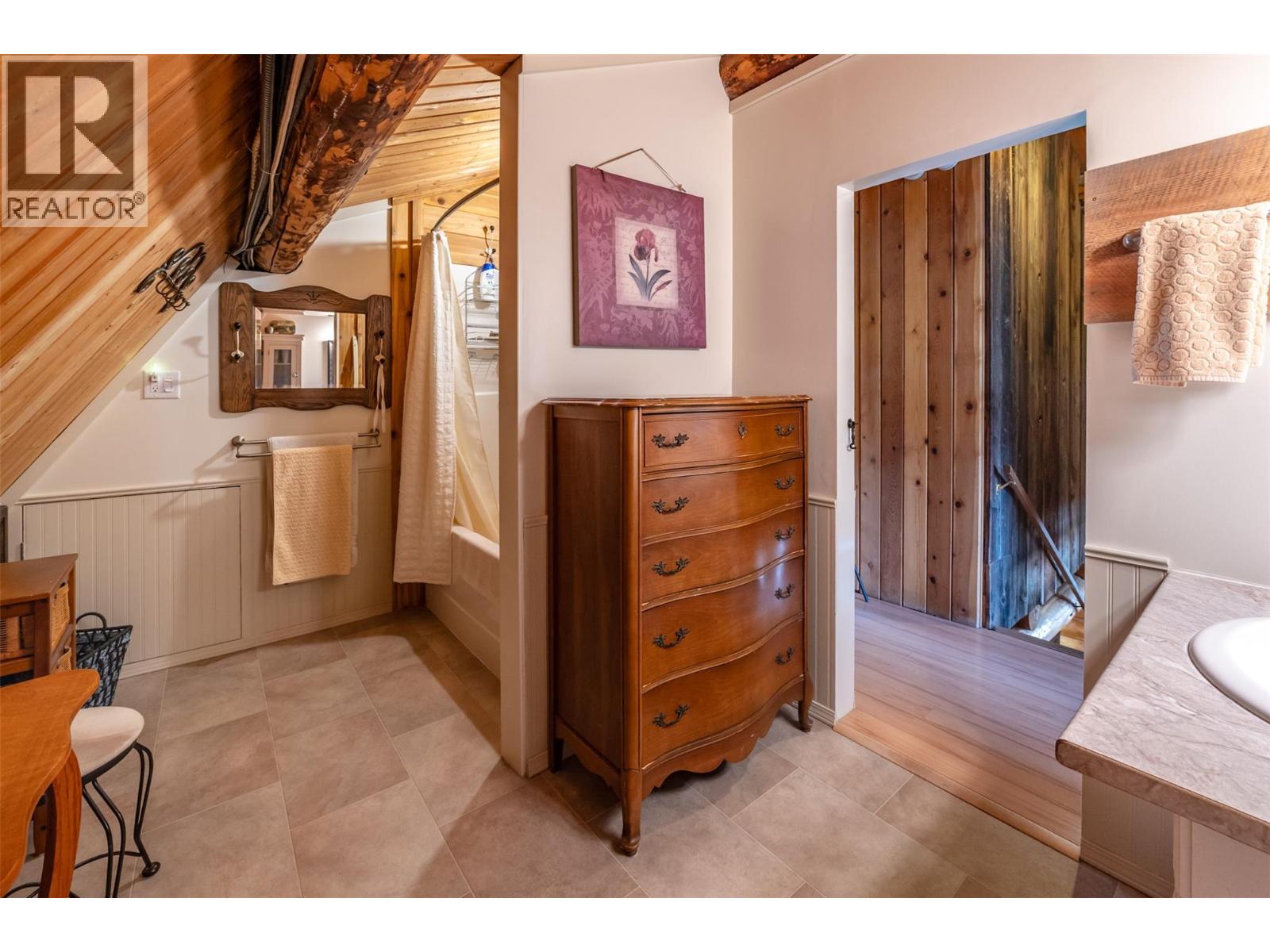 1230 Sykes Crescent, Keremeos