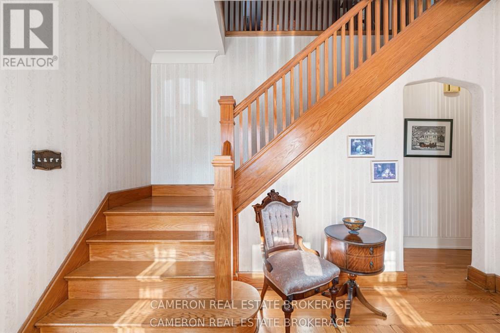 Solid wood staircase to the 2nd floor bedroom area
