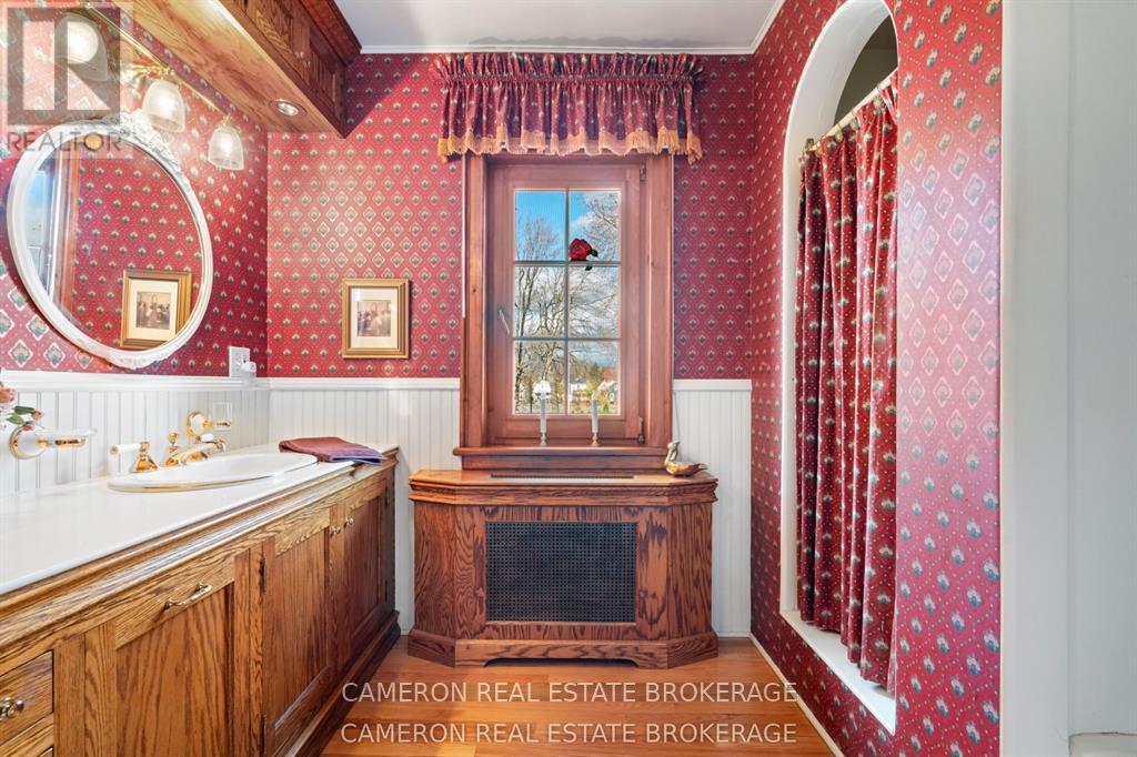 4pc bathroom on the 2nd floor