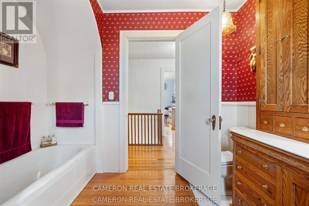 Second floor main bathroom
