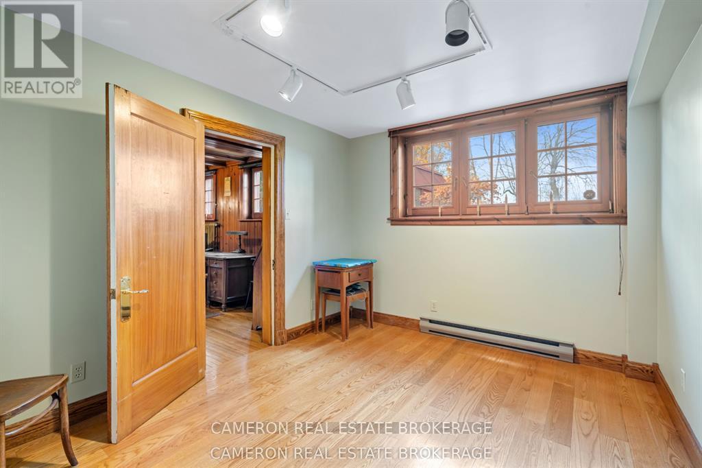 Additional guest room off the office