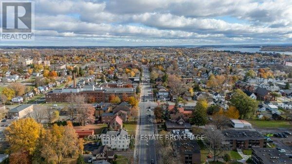 Additional aerial view of the neighbourhood