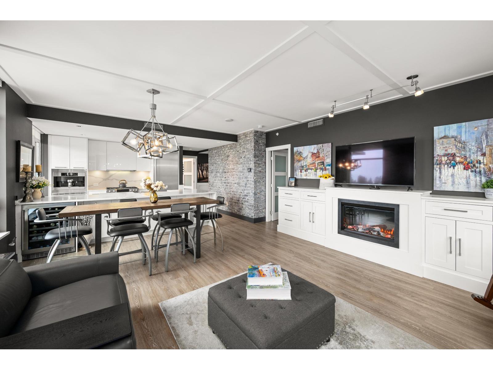 604 15152 RUSSELL AVENUE, White Rock