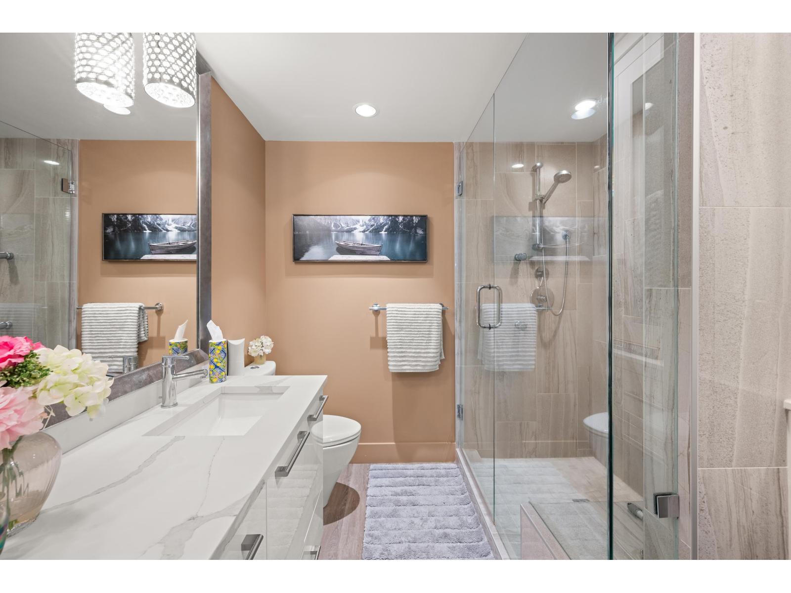 604 15152 RUSSELL AVENUE, White Rock