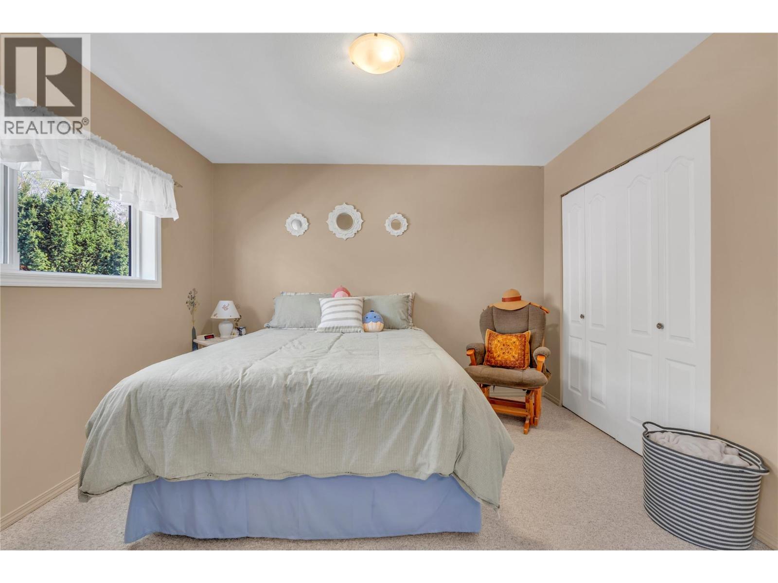 102 955 ROBINSON Avenue, Naramata