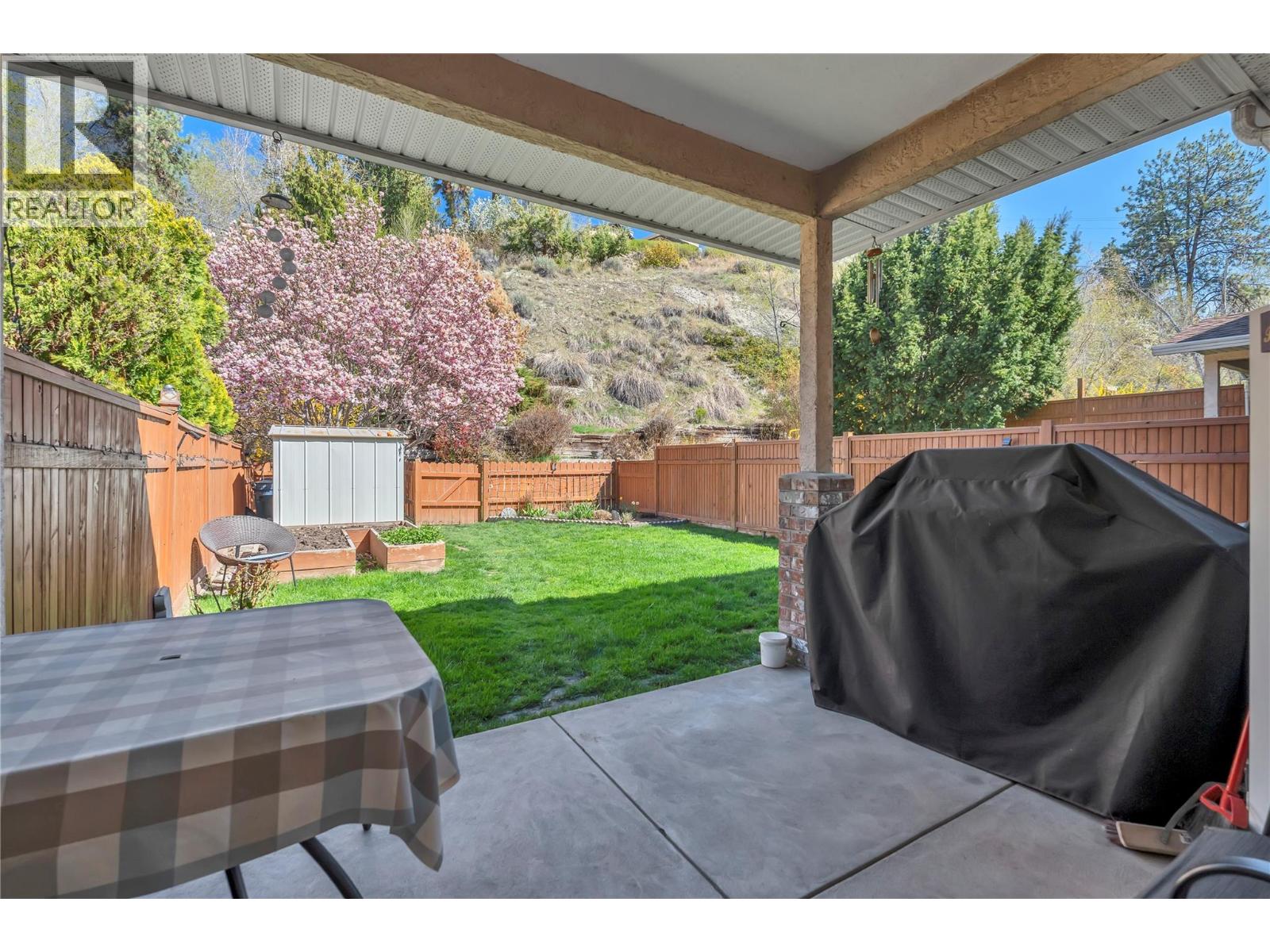 102 955 ROBINSON Avenue, Naramata